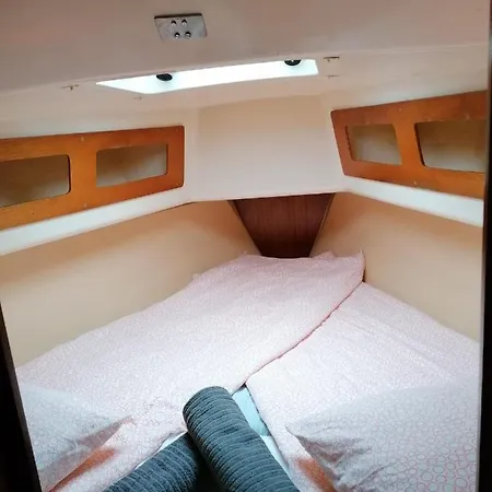 Cozy Sailboat In Barcelona!! No Showers San Adrián de Besós Zewnętrze zdjęcie