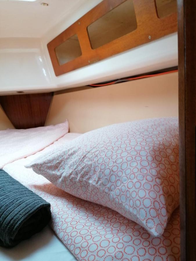 Botel Cozy Sailboat In Barcelona!! No Showers Sant Adria de Besos