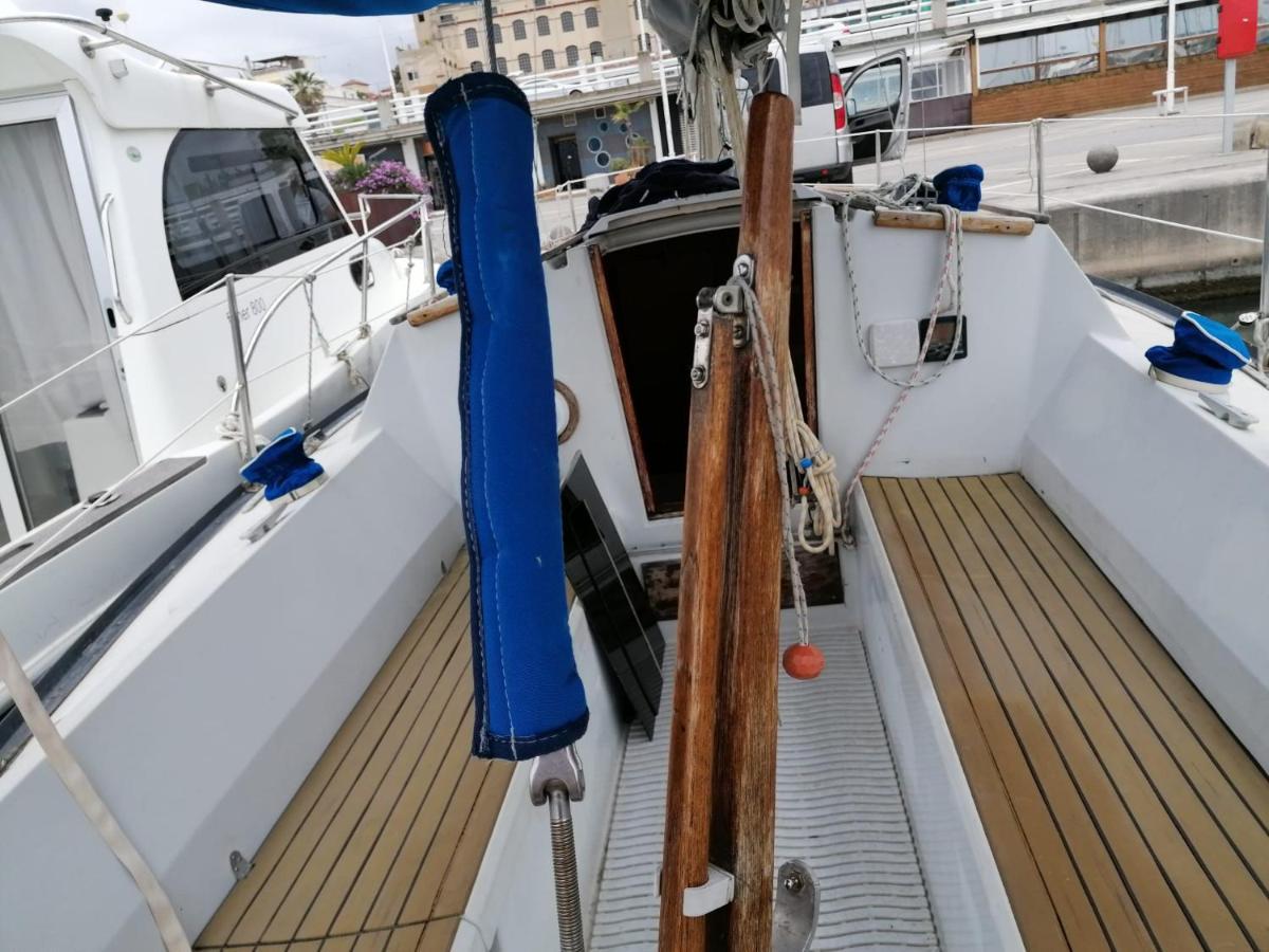 Cozy Sailboat In Barcelona!! No Showers Bateau-hôtel Sant Adrià de Besòs